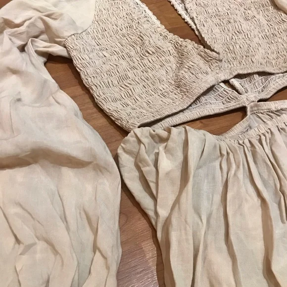 Indah Cream Maxi Dress - Picture 3 of 5